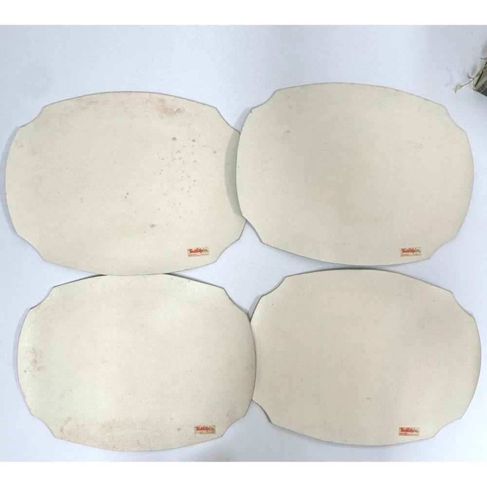 Vintage Town & Country Linens Santa Gifts Christmas Placemats Set of 4 Green Red